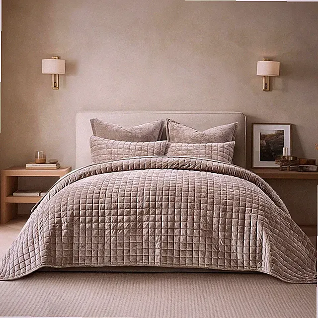 Luxury Velvet Quilt King Size Bedding Set Ultra Soft Comforter with Shams